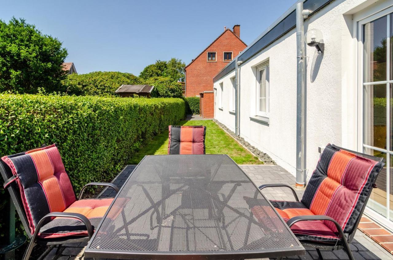 Ferienhaus Sonnenschein - Wohnung 1 Norden Bagian luar foto
