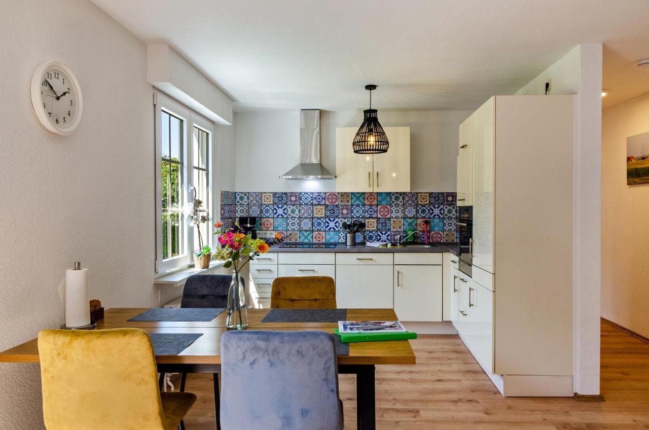 Ferienhaus Sonnenschein - Wohnung 1 Norden Bagian luar foto