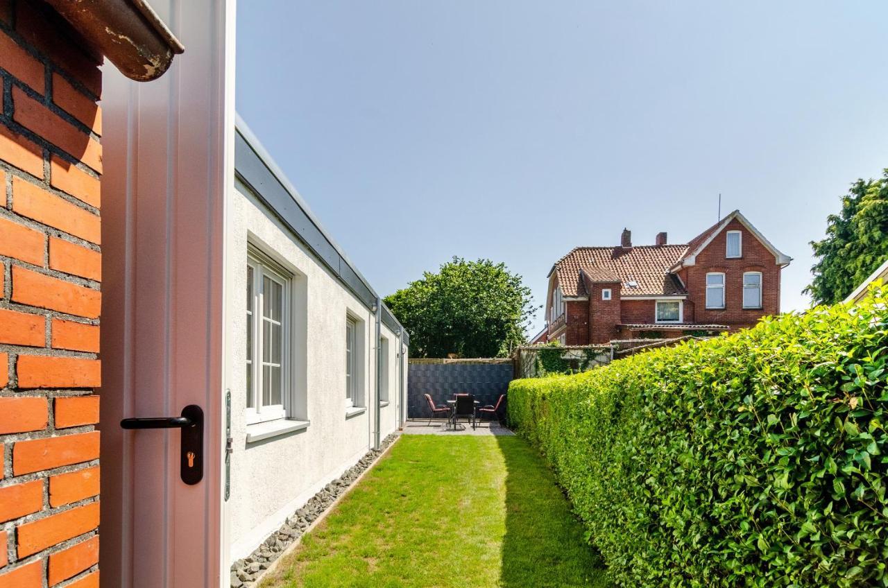 Ferienhaus Sonnenschein - Wohnung 1 Norden Bagian luar foto