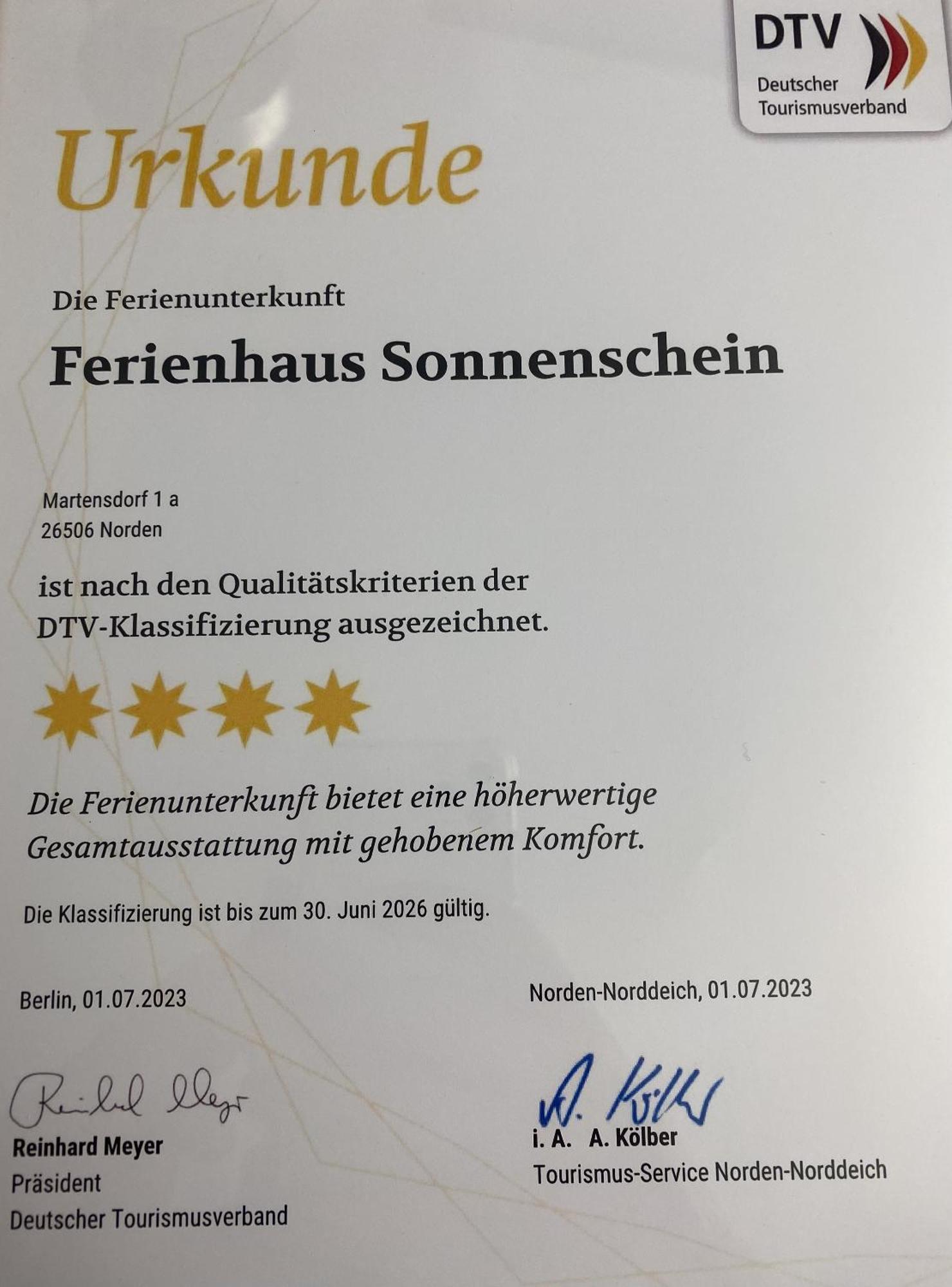 Ferienhaus Sonnenschein - Wohnung 1 Norden Bagian luar foto