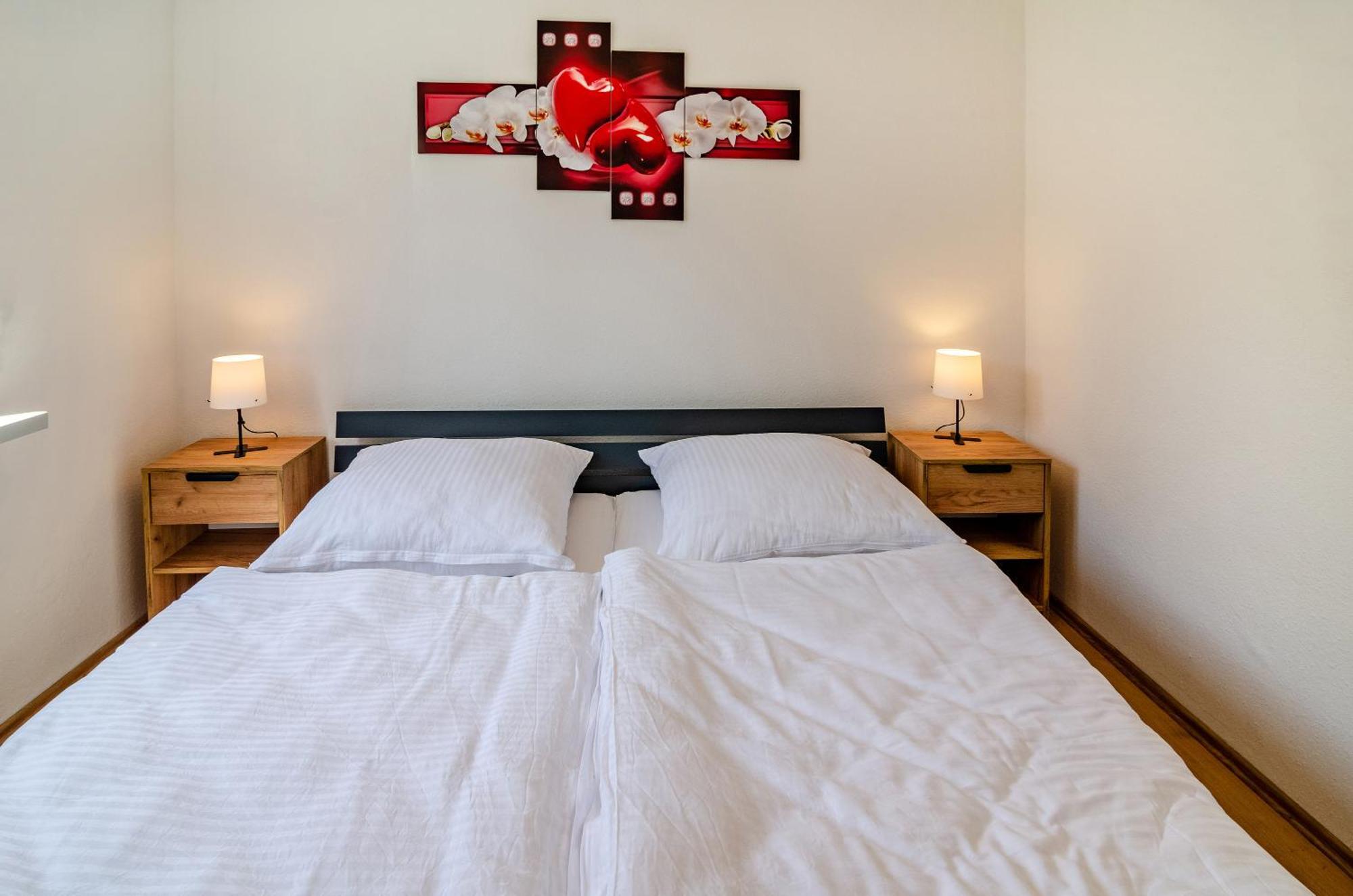 Ferienhaus Sonnenschein - Wohnung 1 Norden Bagian luar foto